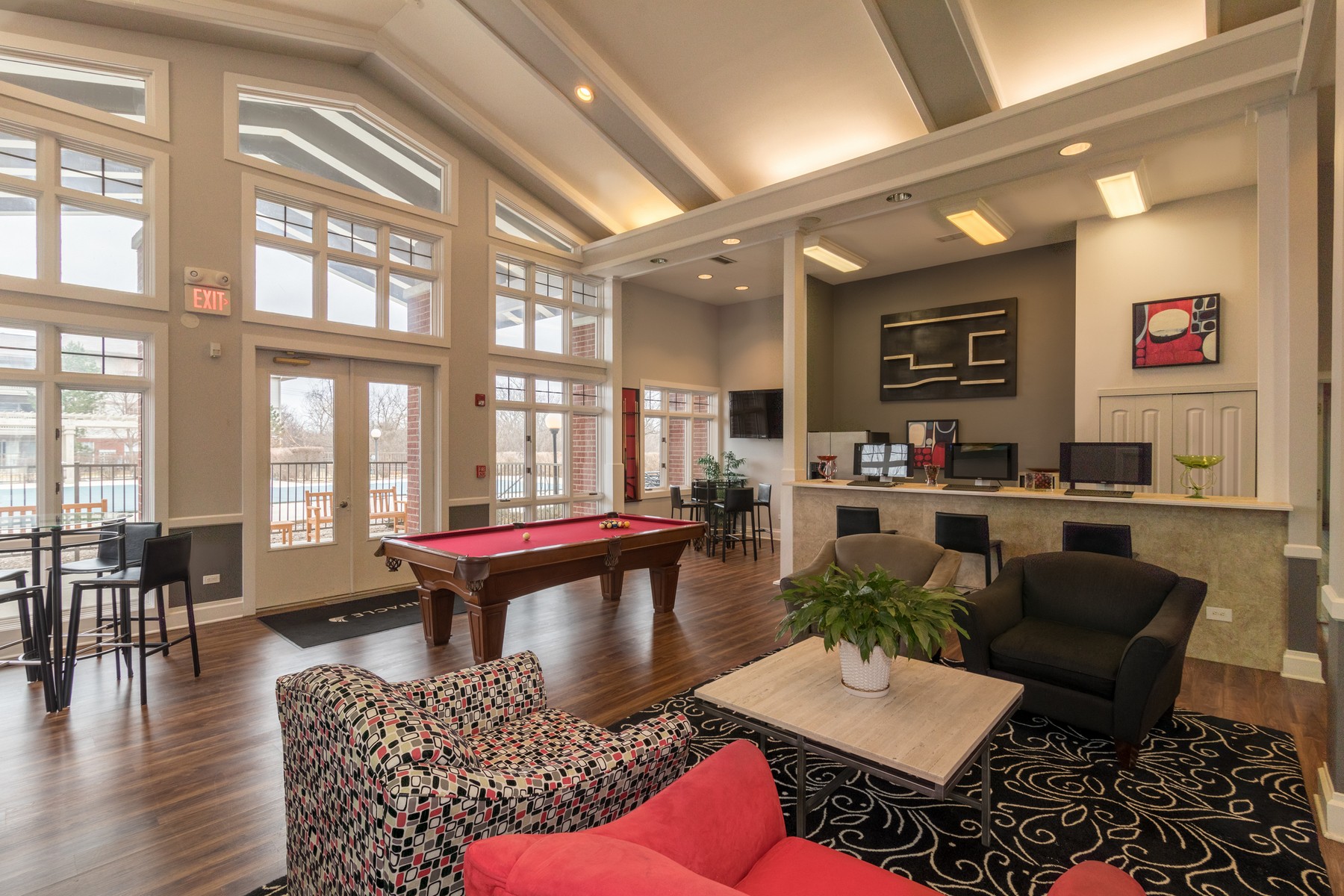 Woodlake Apartments, Gurnee - (see pics & AVAIL)