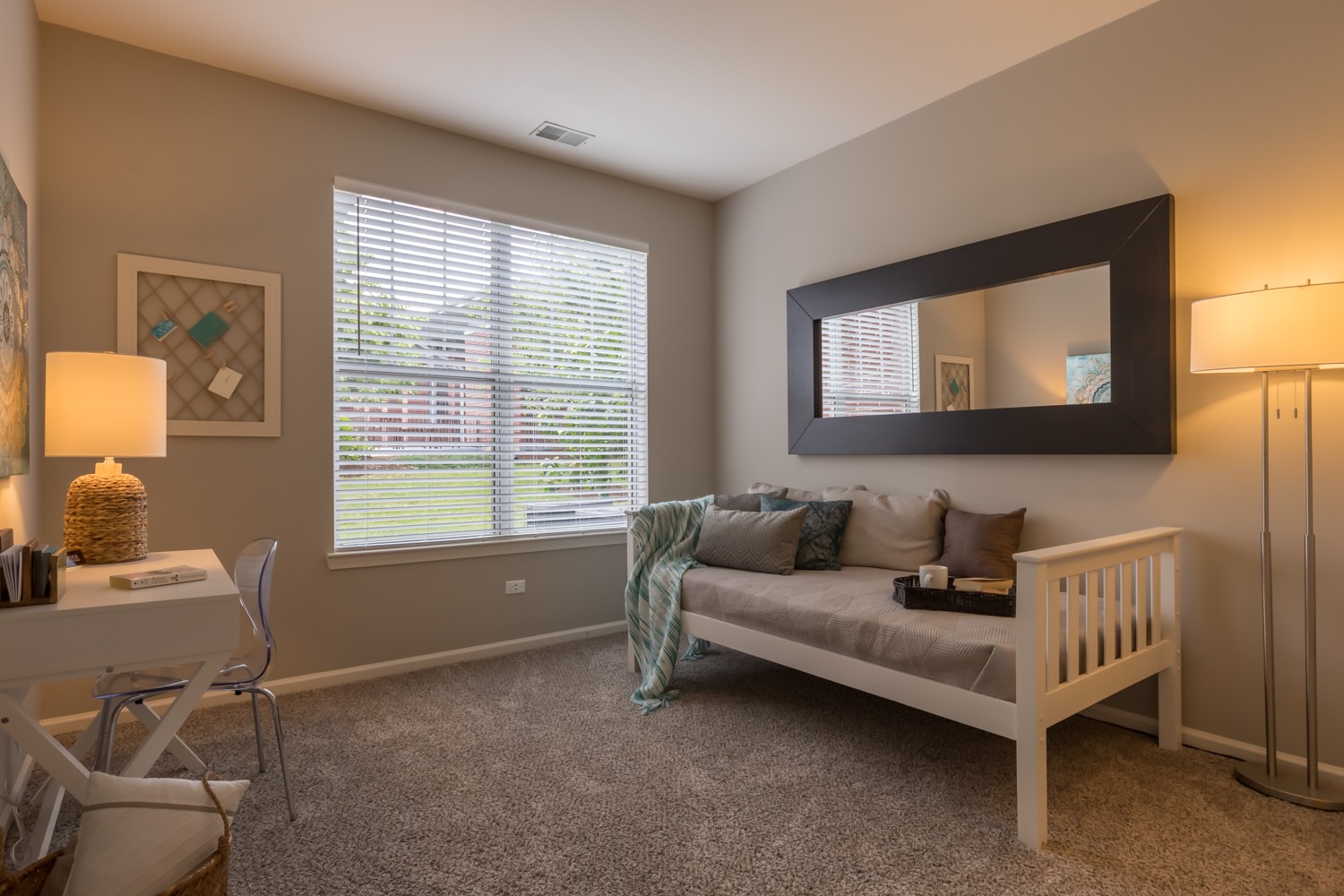 Woodlake Apartments, Gurnee - (see pics & AVAIL)