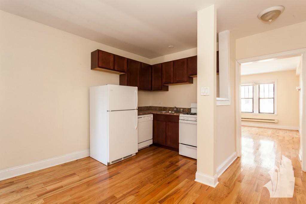 Check out today's cheapest rentals in the Gold Coast, Chicago