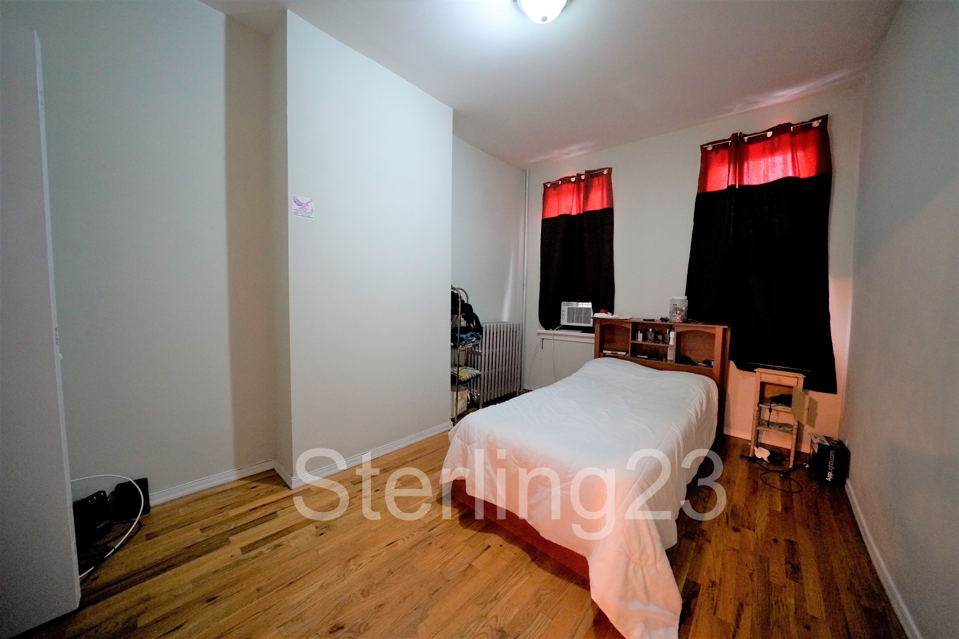 What's the cheapest rental available in Astoria?