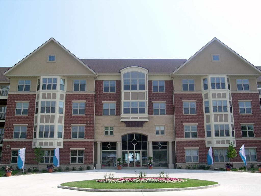 The Landing at Park Shore 4100 S Lake Dr, Saint Francis, WI 53235